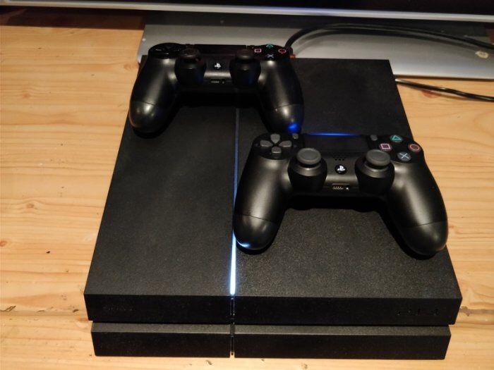 ps4 + two controlllers