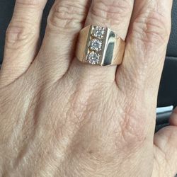 14k Men’s Diamond Ring (1 Ct)  15.7grams