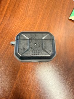 Apple AirPods Pro (2nd Gen USB-C) + UAG Case + Comply Foam Tips