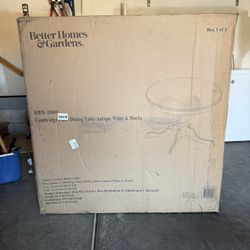 Better Homes & Garden Dining table