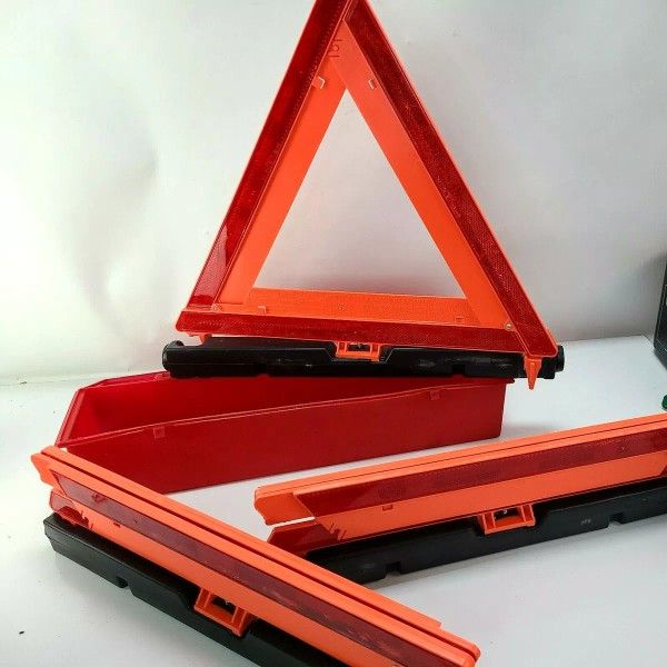 WARNING TRIANGLE FLARE KIT KD Lamp Co KD (contact info removed) Set of 3
