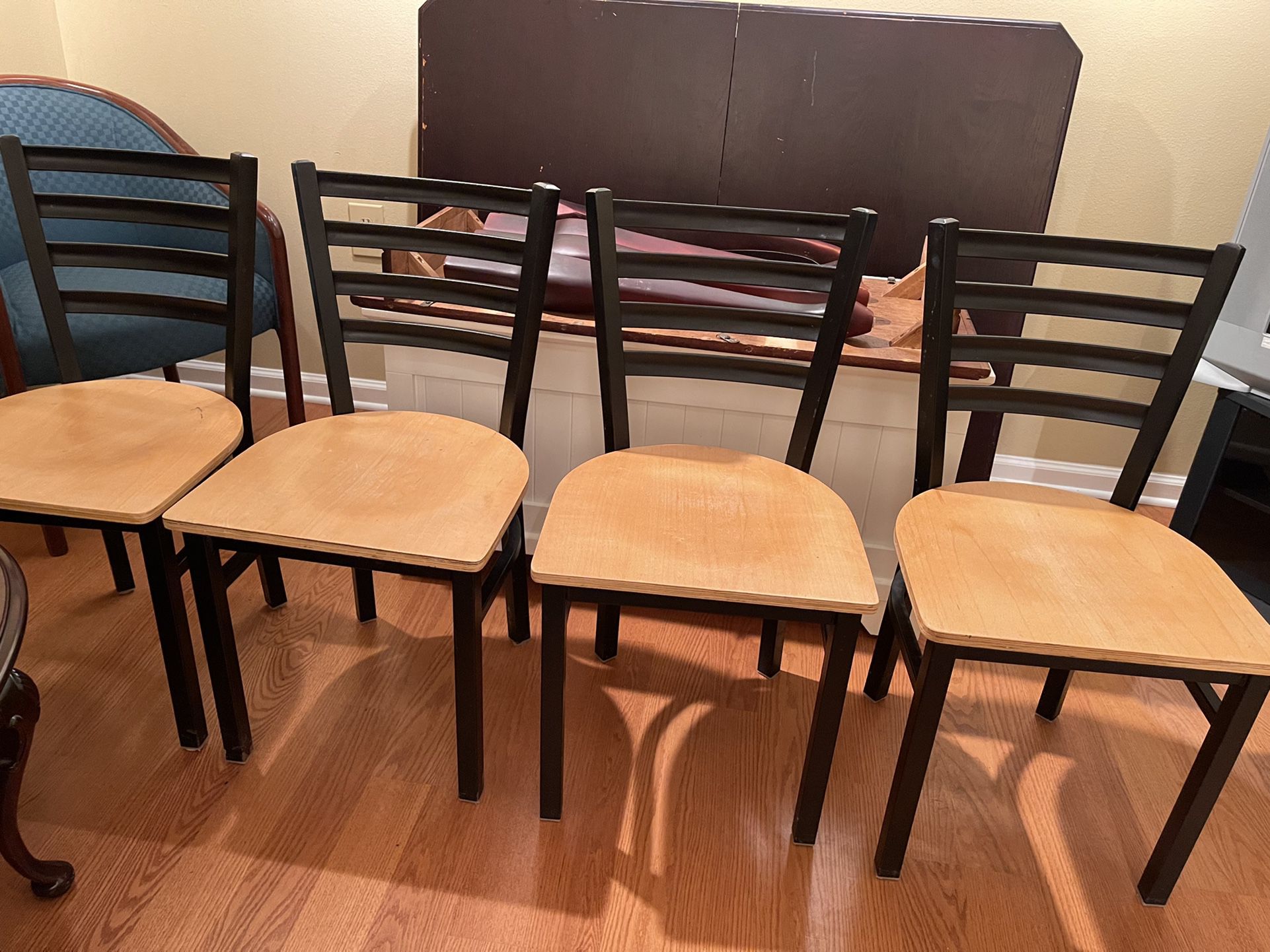 Wood Table + 4 Chairs + Leaf