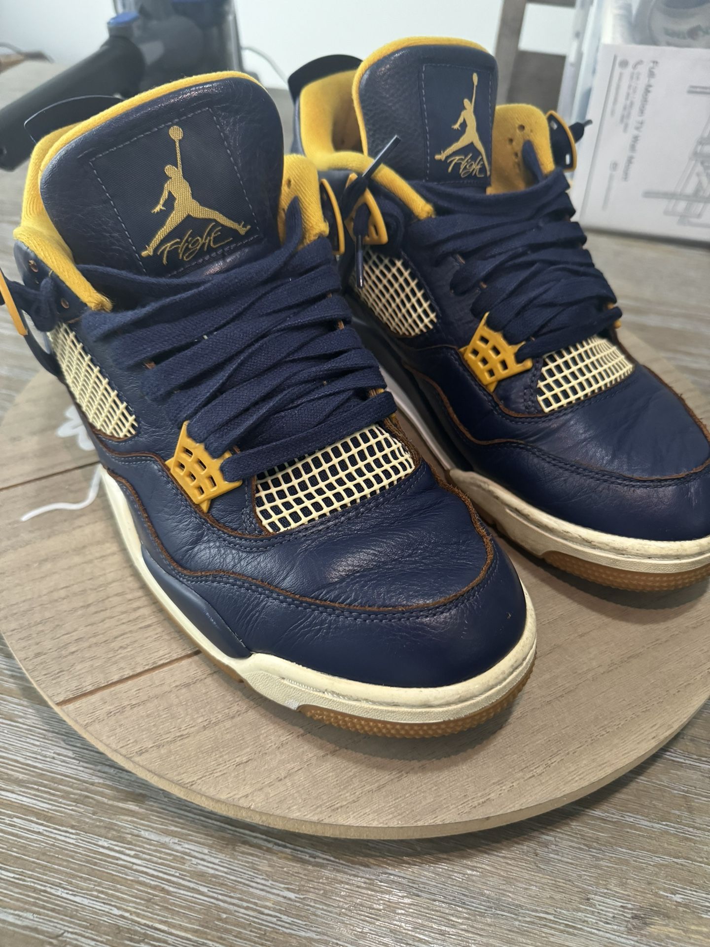 Air Jordan 4 Retro “Michigan Maize Blue” – Size 10.5 – Great Condition 