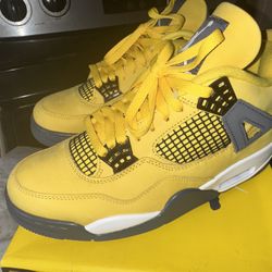 Air Jordan 4 Retro”lighting” 8.5