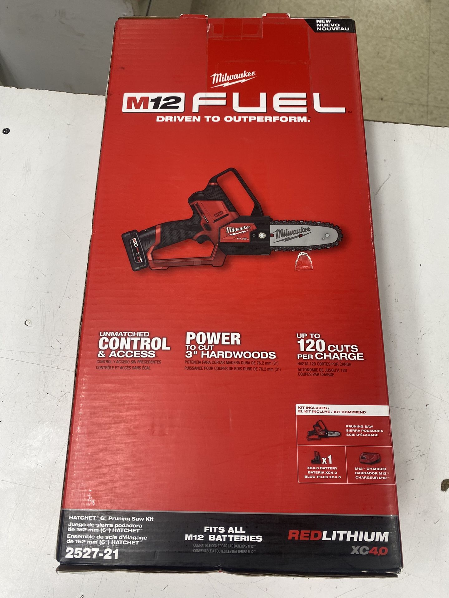 Milwaukee M12 6” Pruning Saw Kit