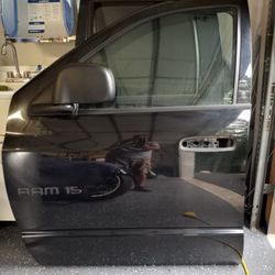  Dodge Ram 1500 02-08 Driver Side Door  