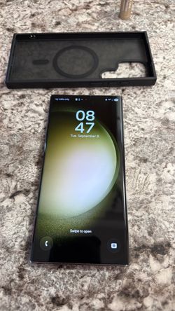 Samsung Galaxy S23 Ultra W/Case - Green - Unlocked - 256GB - O.B.O