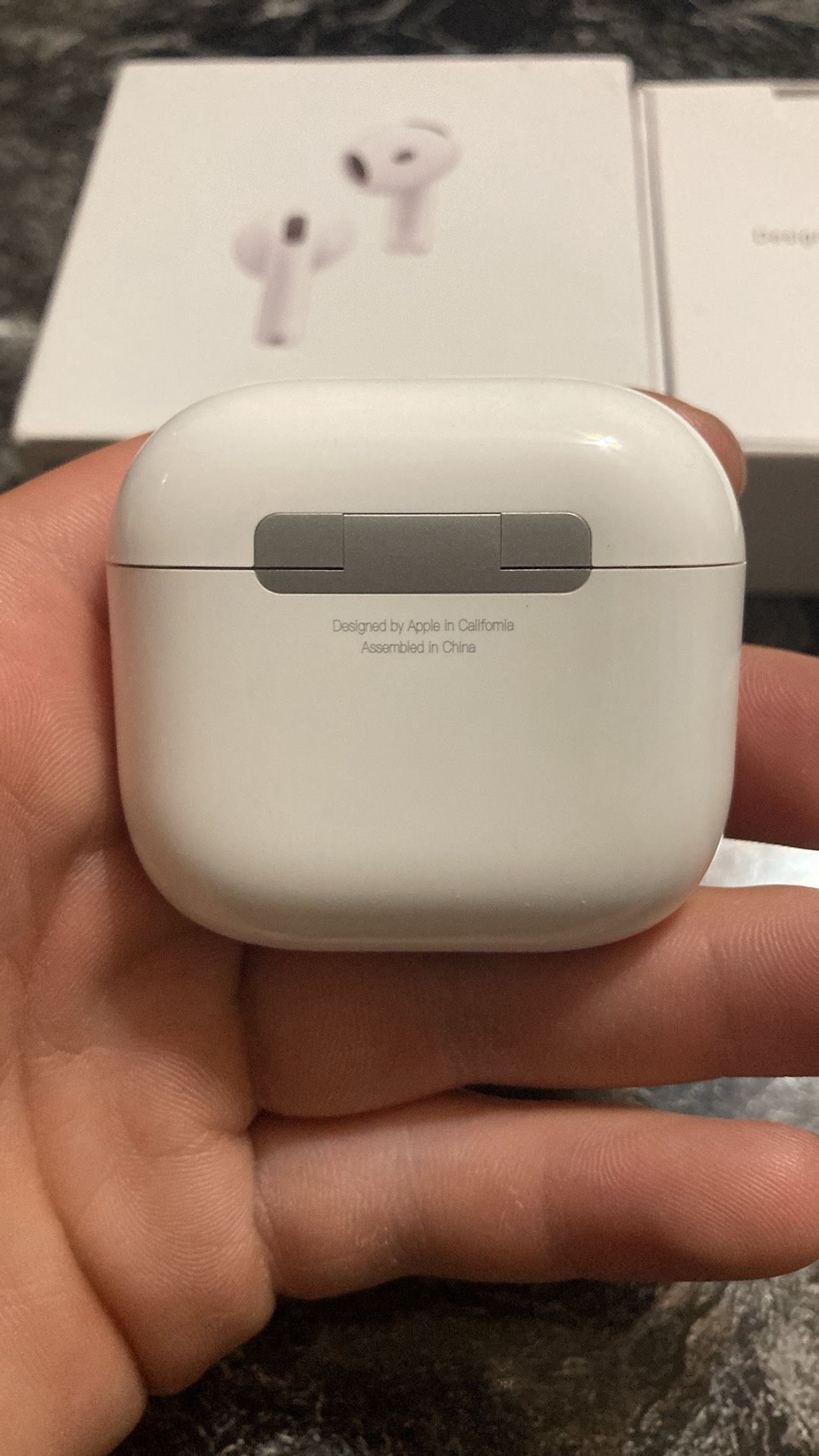 AirPods 4 ANC