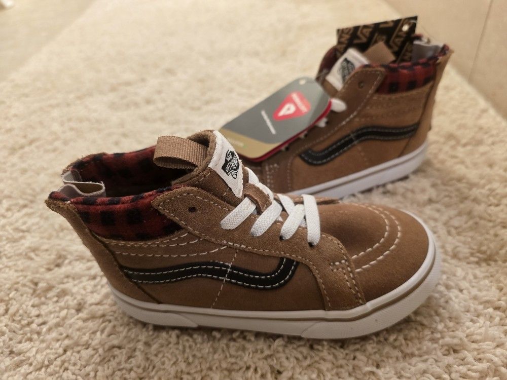 Vans MTE Insulated And Water Resistant - Toddler Size 9 shoes - new with tags.