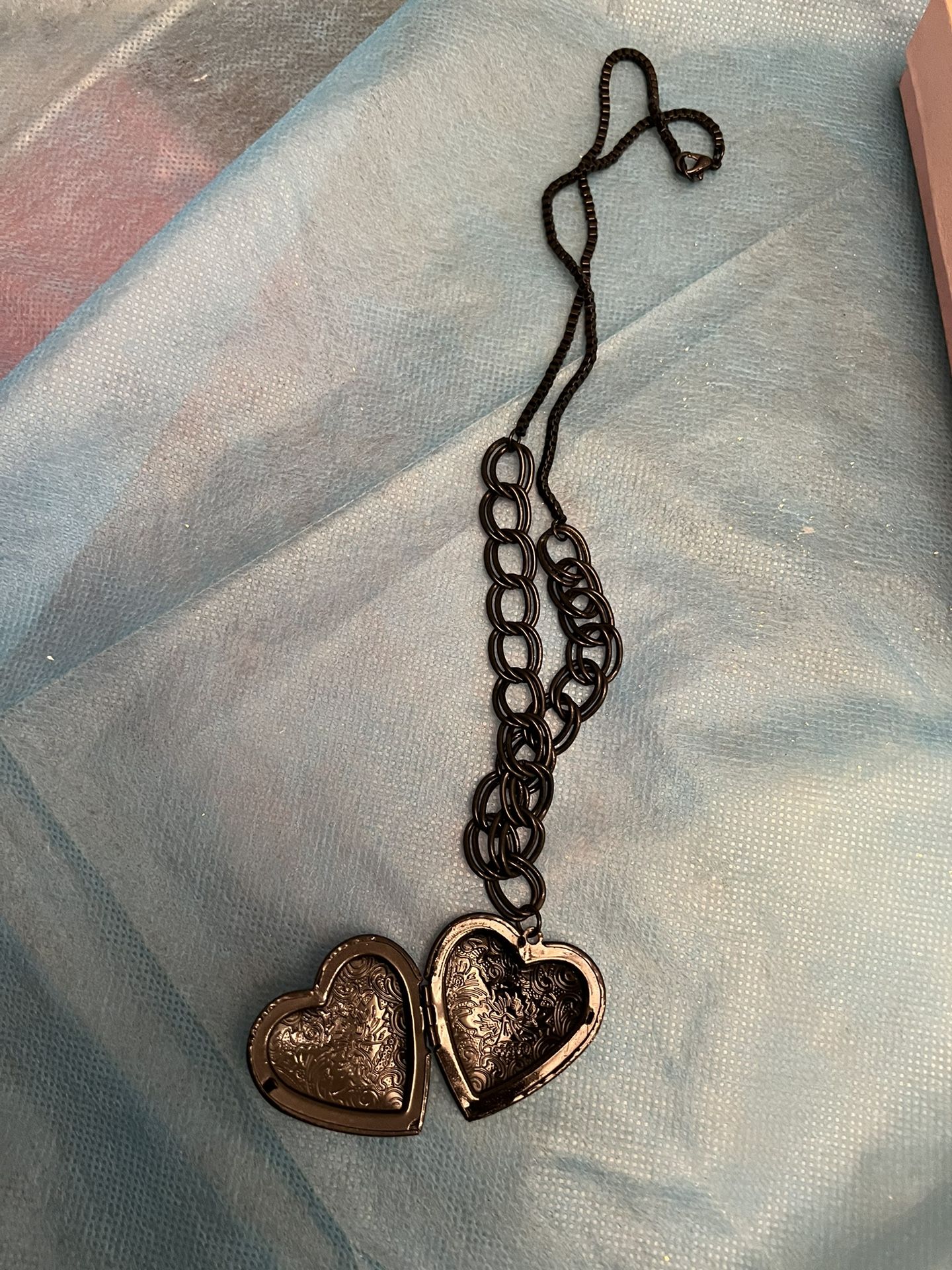 Photo Pendant Chain Necklace. 