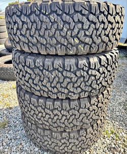 285/75/16 bfgoodrich  📍📍 Vendo un set de llantas con 80% de vida las 4 📍🌟
