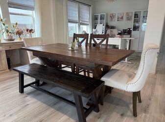 Dining Room Set w/4 Chairs & Bench