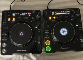 Pair Of Pioneer CDJs 1000mk3