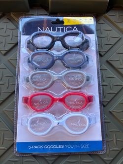 Swimming goggles