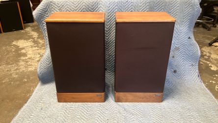 Vintage ADVENT Legacy II
