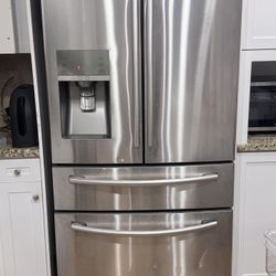 Free Samsung Counter Depth Refrigerator Free Pick Up
