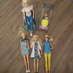 Barbies And Accessories 