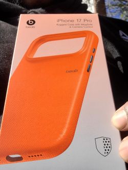 IPHONE 17 PRO RUGGED CASE AND CROSSBODY LANYARD