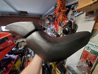 Harley Davidson Softail Sportglide stock seat