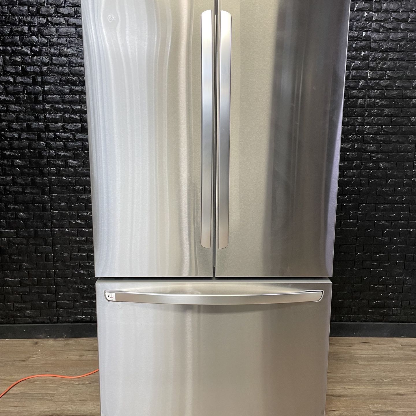 LG Refrigerator w/Warranty! R1648A 