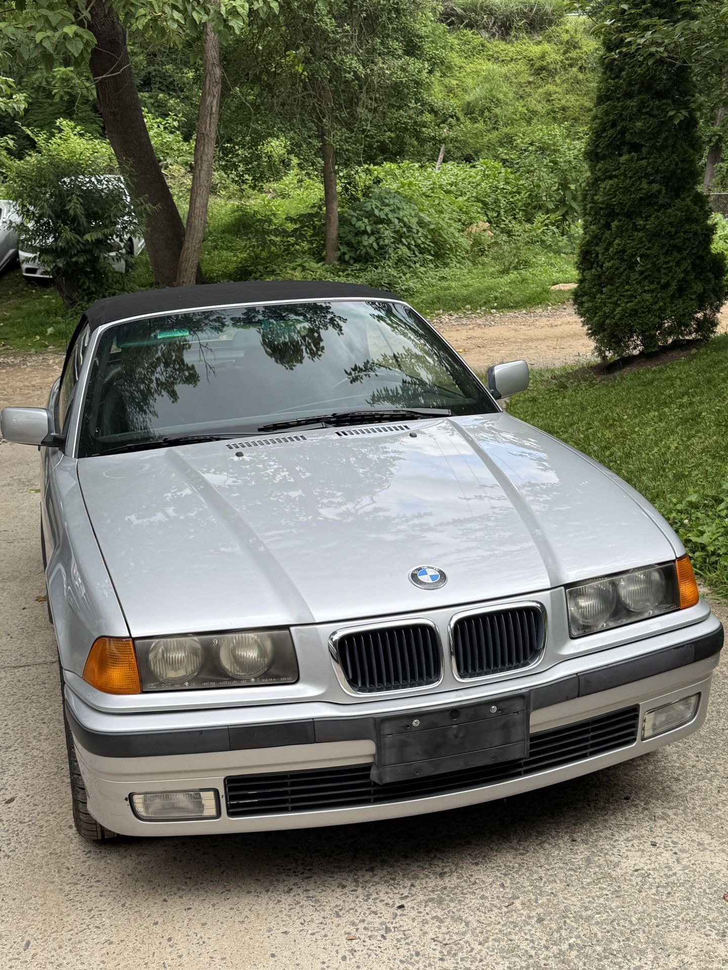 1999 BMW 323i