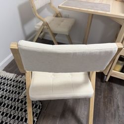 Drop-Leaf Table with 2 Chairs – Like New