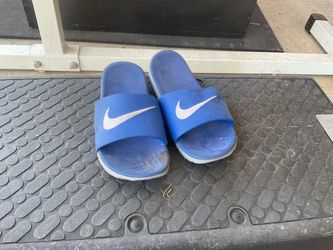 Nike slides