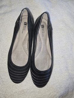 White Mountain Deluxe Flat Navy Leather Size 7M