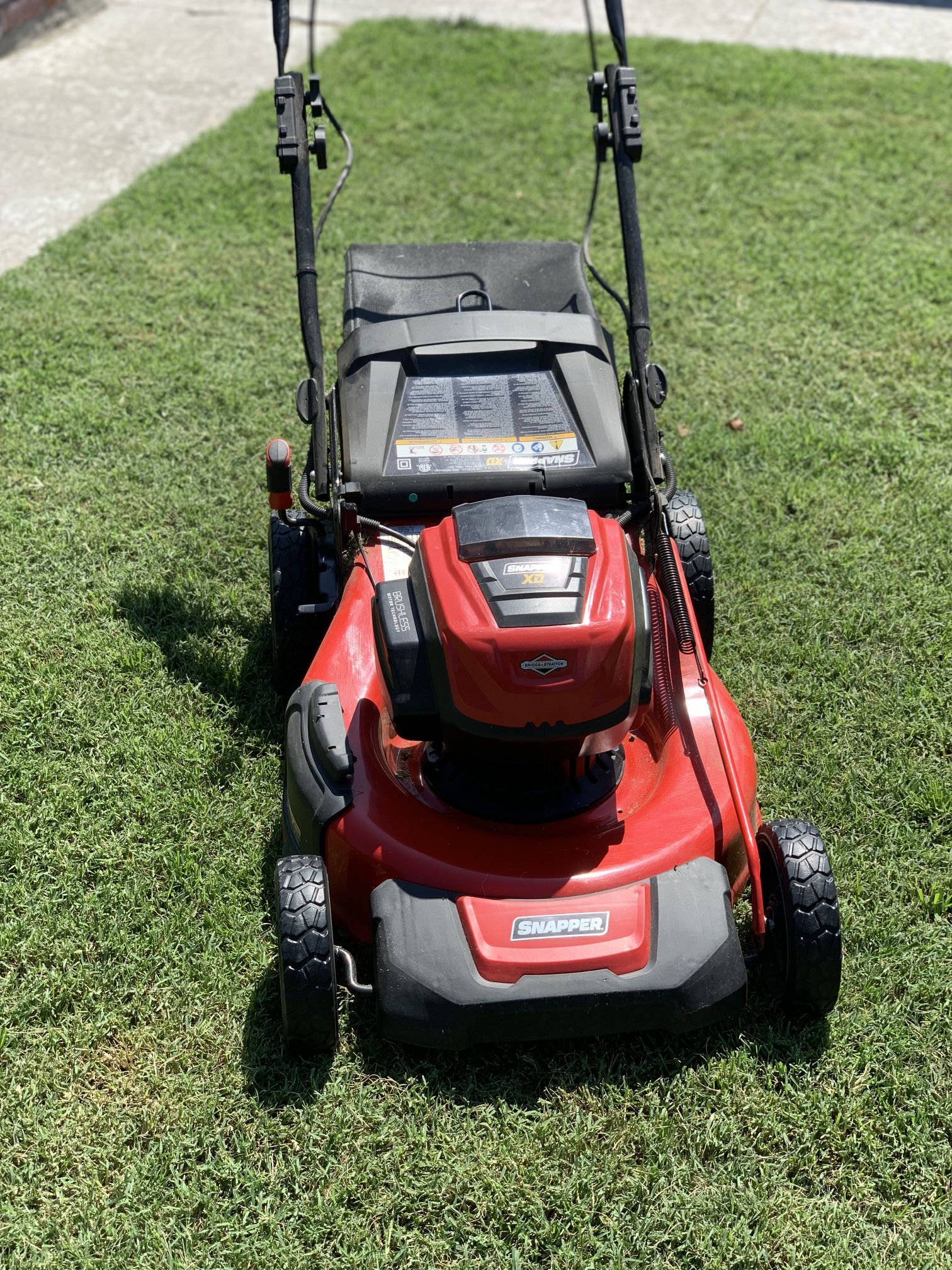 Electric Lawn Mower And Trimmers 