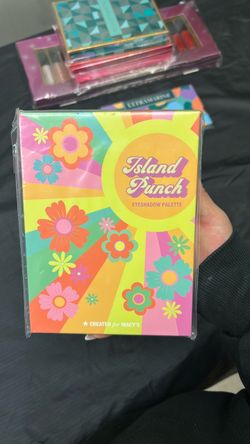 Eyeshadow palette Macy’s