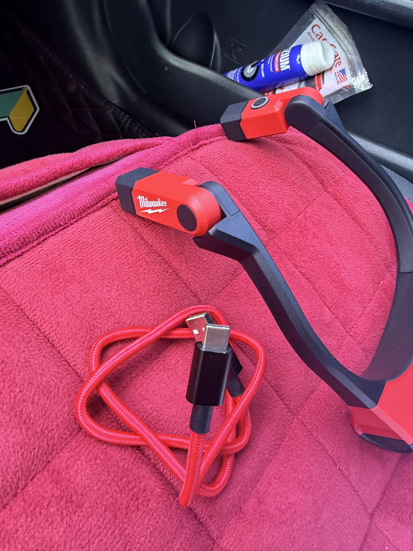 400 Lumens LED REDLITHIUM Rechargeable Neck Light
