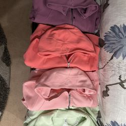 LULU sweatshirts