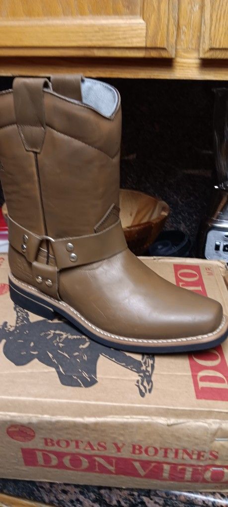 Work Boots//Botas de Trabajo