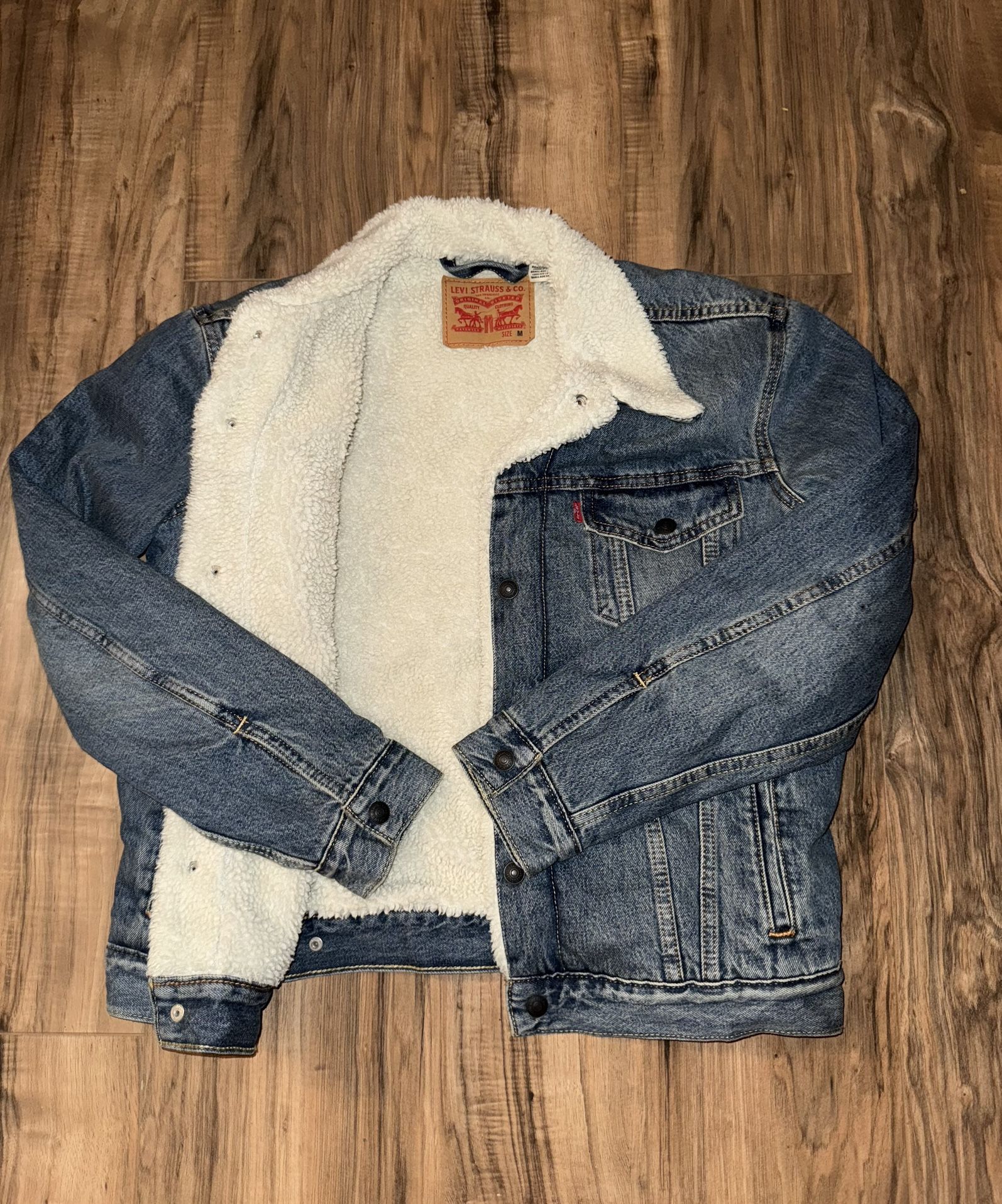 New Men’s Size Medium & 3XL Levi’s Sherpa Jacket