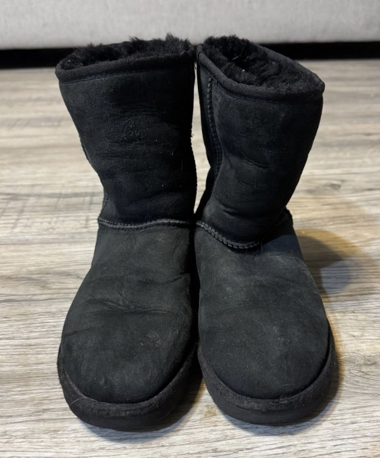 UGG Women’s Size 6 Black Boots
