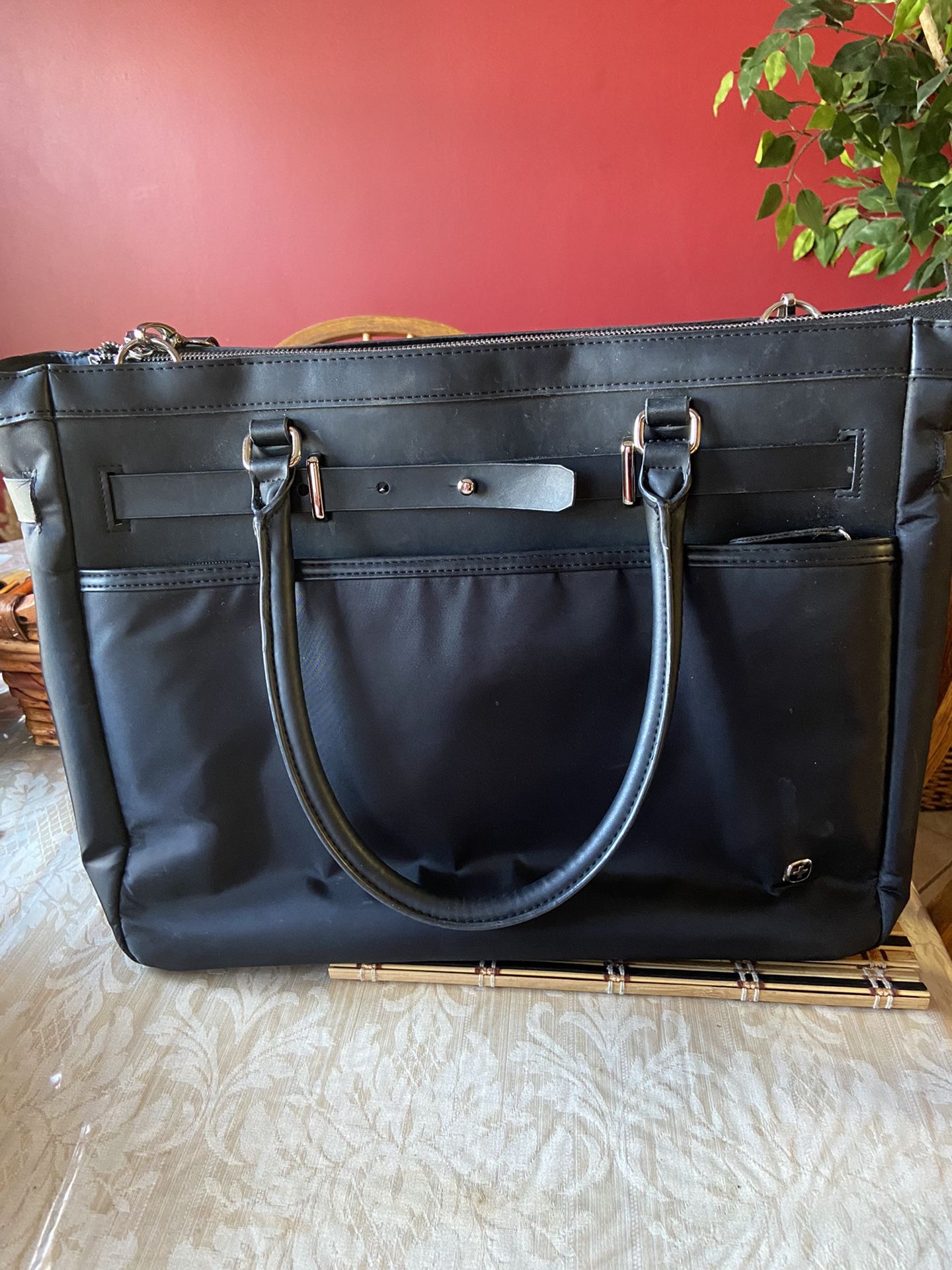 Wenger Women Tote/Laptop Bag