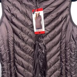 32 • Heat Packable Vest New Size M