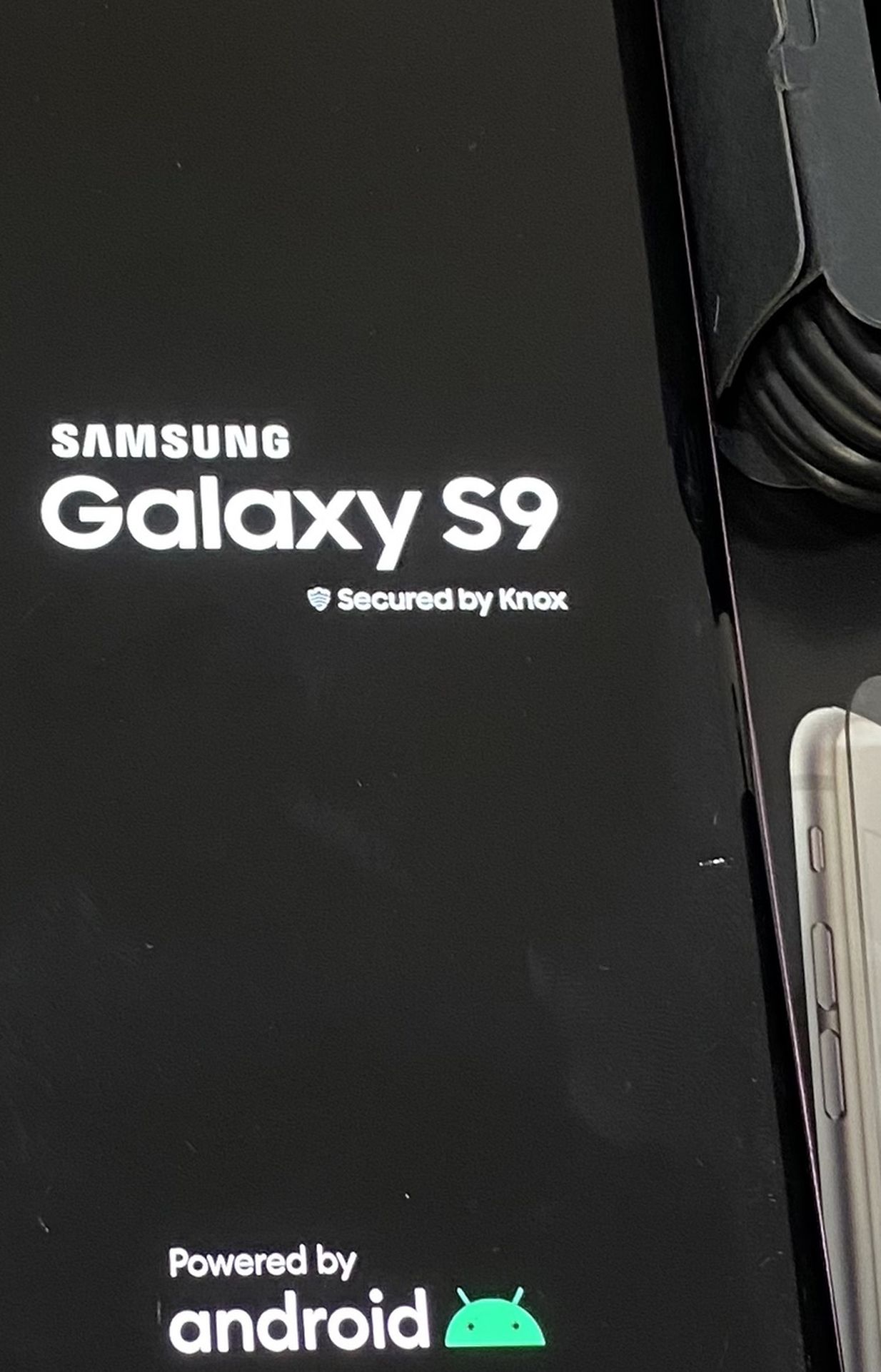 Samsung galaxy s9 (64gb) unlocked , sold with store warranty