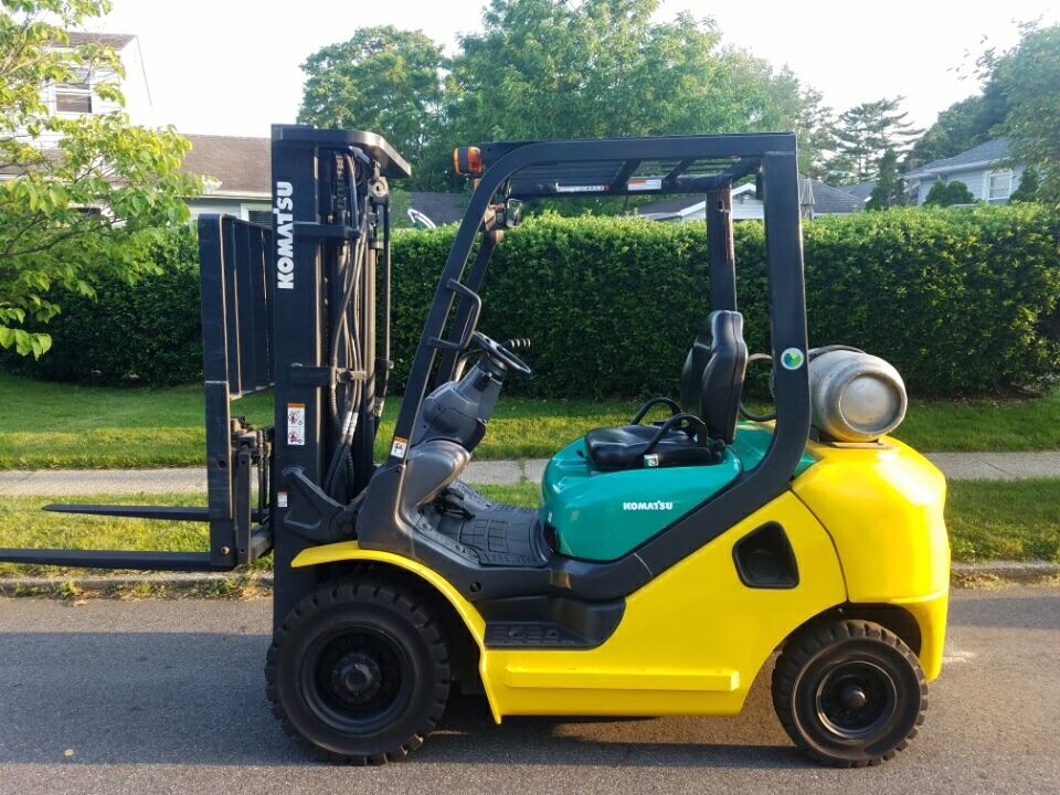 Komatsu FG25 Forklift