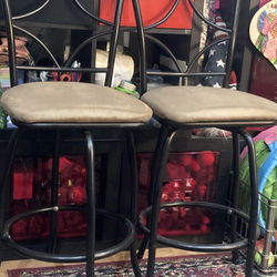 2 Swivel Bar Chairs $15 each, $30 both