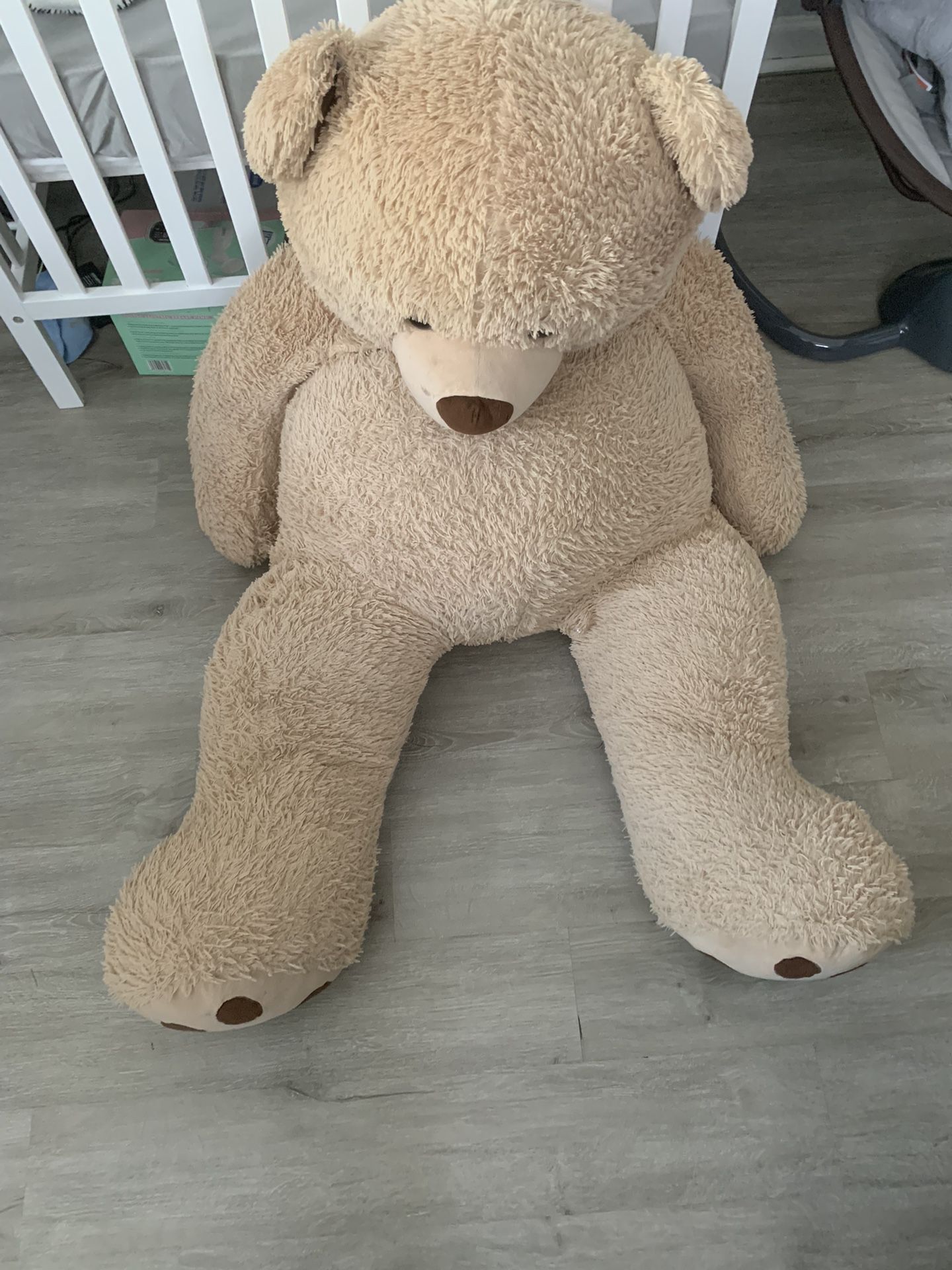 Giant teddy bear 