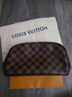 Authentic Louis Vuitton Damier Toilette 25 pouch