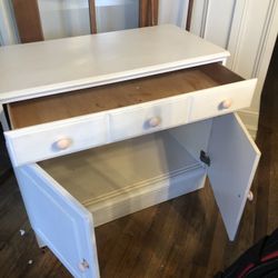 Dresser 3x5 Off White With Pink Knobs