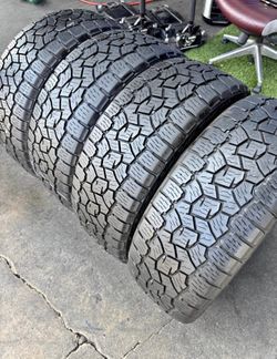 275 70 18 Toyo open contry  I sell this Seth of tires with 80% life the 4