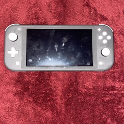 FOR SALE NINTENDO SWITCH LITE 