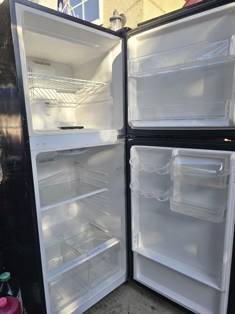 Magic Chef Refrigerator