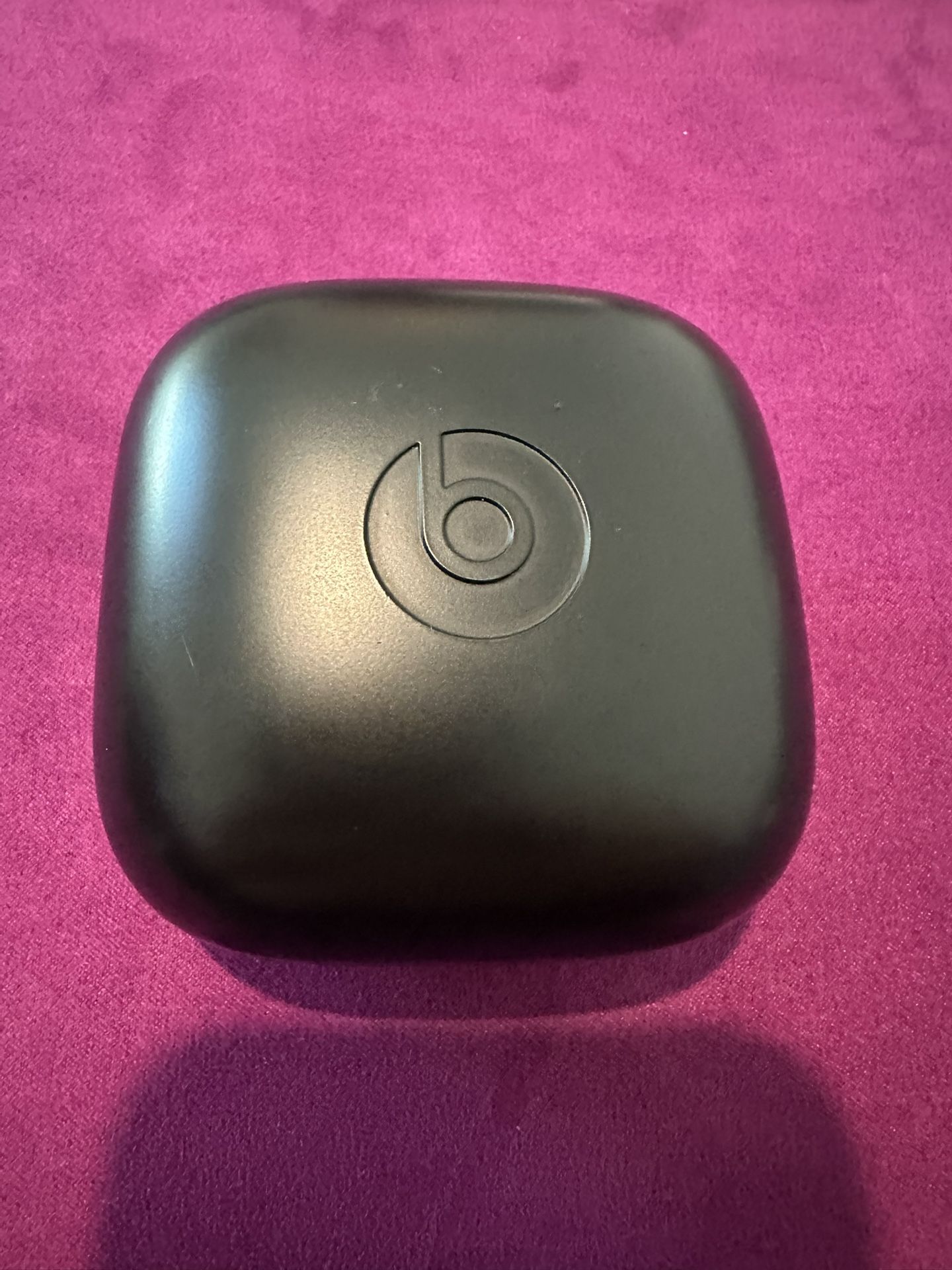 PowerBeats Pro Charging Case