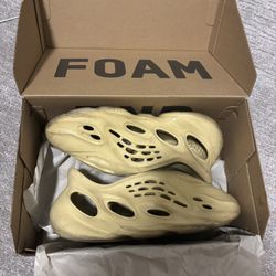 YEEZY FOAM RNNR “SULFUR”