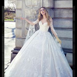 Gorgeous Royal Wedding Gown Size 16