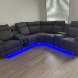 Brand New Power Reclining Sectional Sofa - Sofa Seccional Nuevo a Estrenar … Fast 🚚